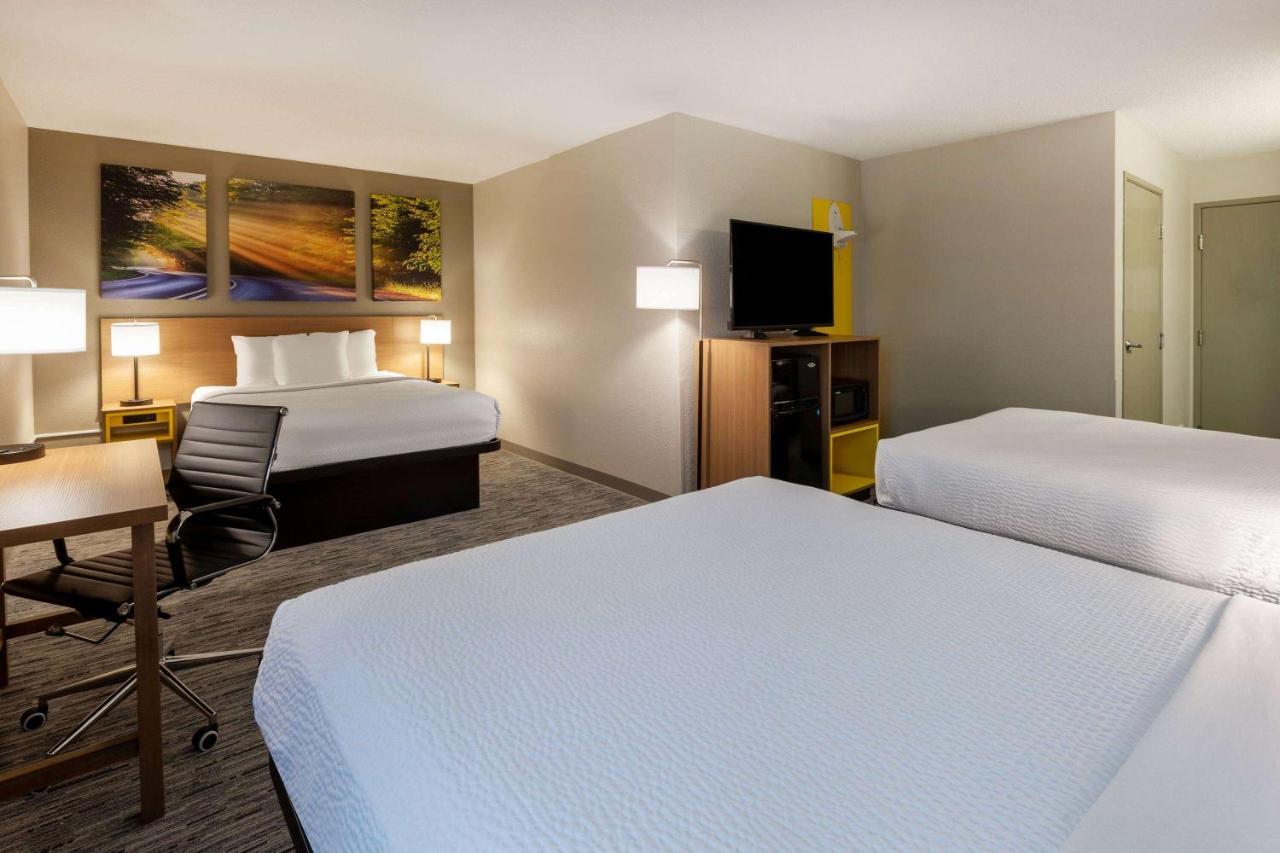 Days Inn By Wyndham Racine/Sturtevant Exterior photo