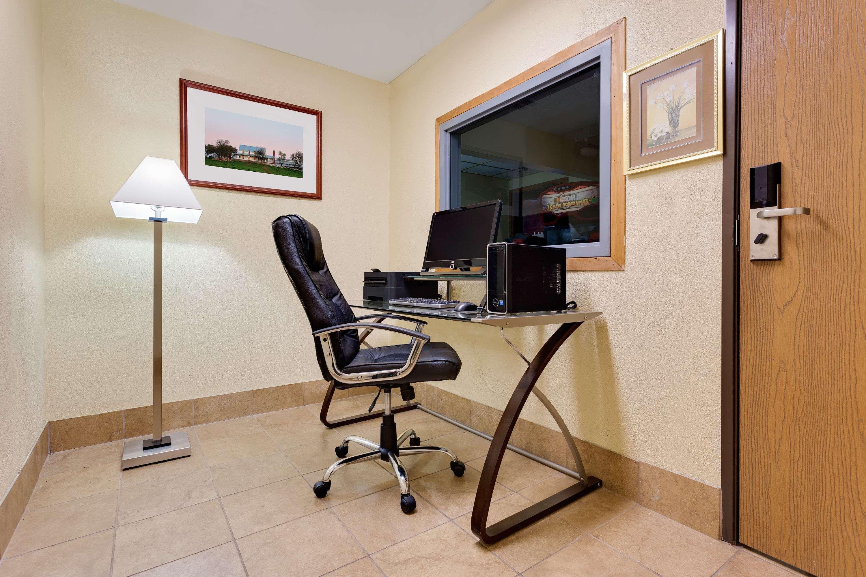 Days Inn By Wyndham Racine/Sturtevant Exterior photo