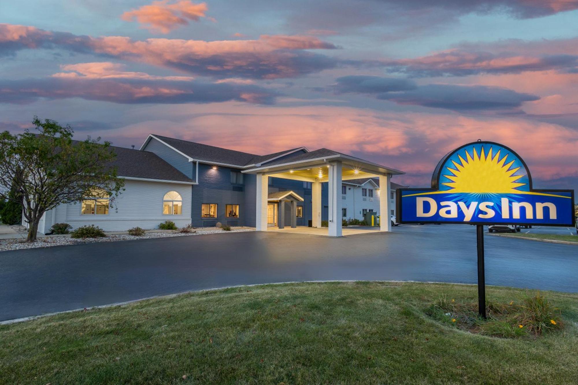 Days Inn By Wyndham Racine/Sturtevant Exterior photo